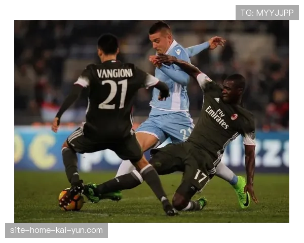 朗斯中场乌敦跑动距离196公里 高强度覆盖支撑高位逼抢