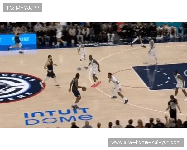 现代挡拆进攻变化更加丰富 任何球员都可发起并成为终结点 现代挡拆进攻变化更加丰富 任何球员都可发起并成为终结点